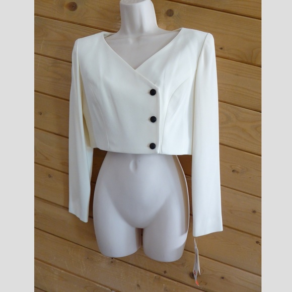 Liz Claiborne Jackets & Blazers - Liz Claiborne Vintage Crop Jacket Blazer Cream 6P